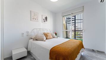 3 habitaciones, tabla de planchar con plancha y wifi gratis