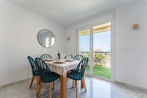 Dining - MalagaSuite Exclusive Penthouse Torrequebrada (Benalmádena)