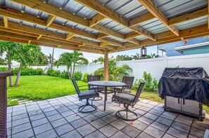 屋外ダイニングエリア