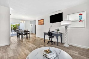 Interior - Buffalo Bungalow (Indian Rocks Beach)