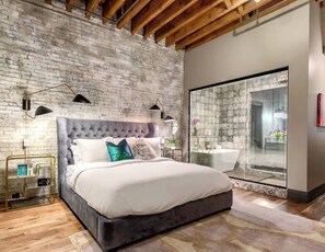 4 sovrum, skrivbord, strykjärn/strykbräda och gratis wi-fi