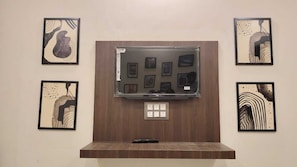 Desk, laptop workspace, free WiFi