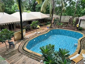 15 outdoor pools