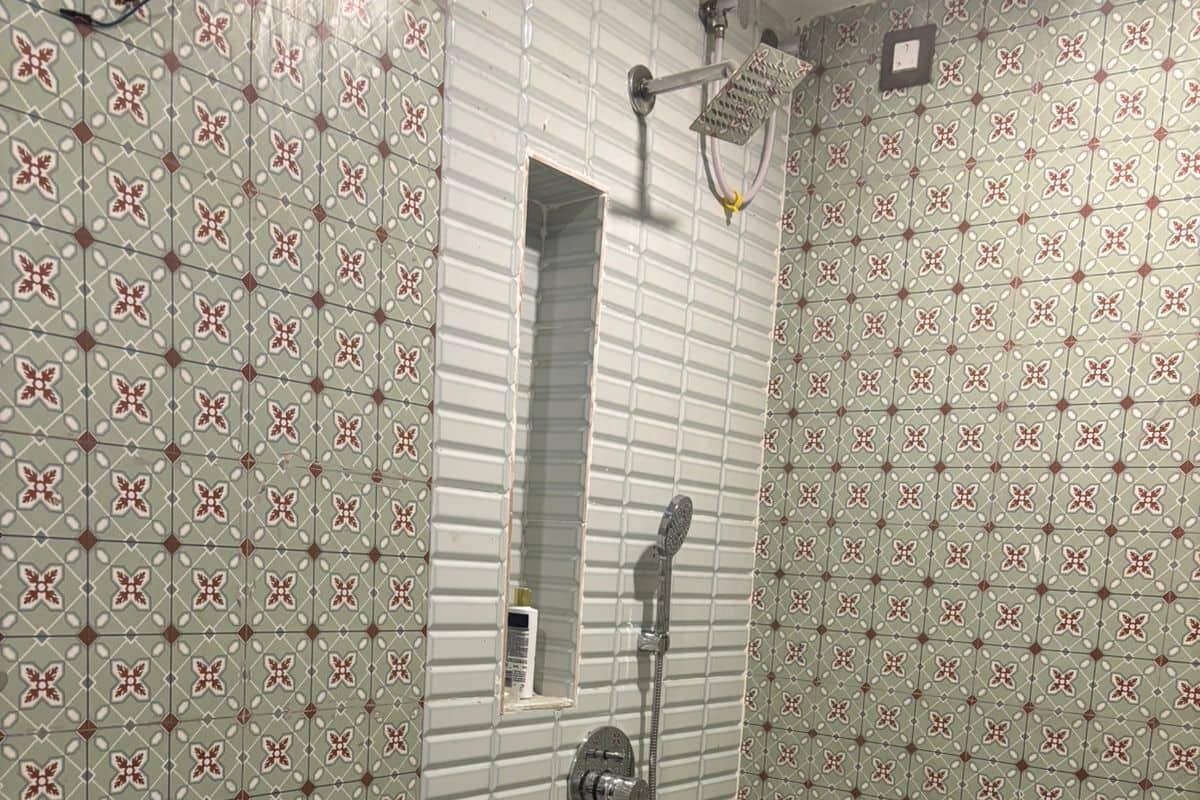 Shower, towels, soap, shampoo