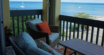 Blue Lagoon 3-bed 3 bath condo pool & ocean view
