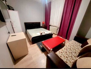 Comfort Suite | Meja, ruang kerja komputer riba, Wi-fi percuma 