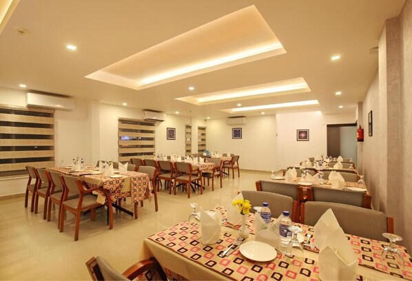 Dining - Park Residency Kuttiyadi (Vadakara)
