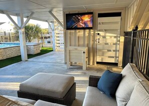 Terrace/patio - Airwaves on the channel (North Myrtle Beach)