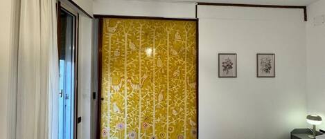 Apartment, Balkon | Bügeleisen/Bügelbrett, kostenloses WLAN