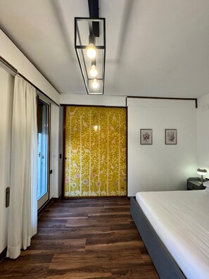 Apartment, Balcony