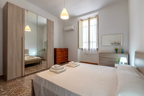 2 makuuhuonetta, työpöytä, silitysrauta/-lauta, Wi-Fi