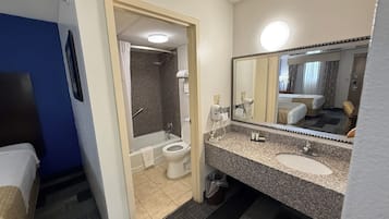 Double Room, 2 Double Beds | Bathroom