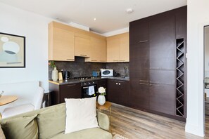 Apartment, Balcony | Private kitchen