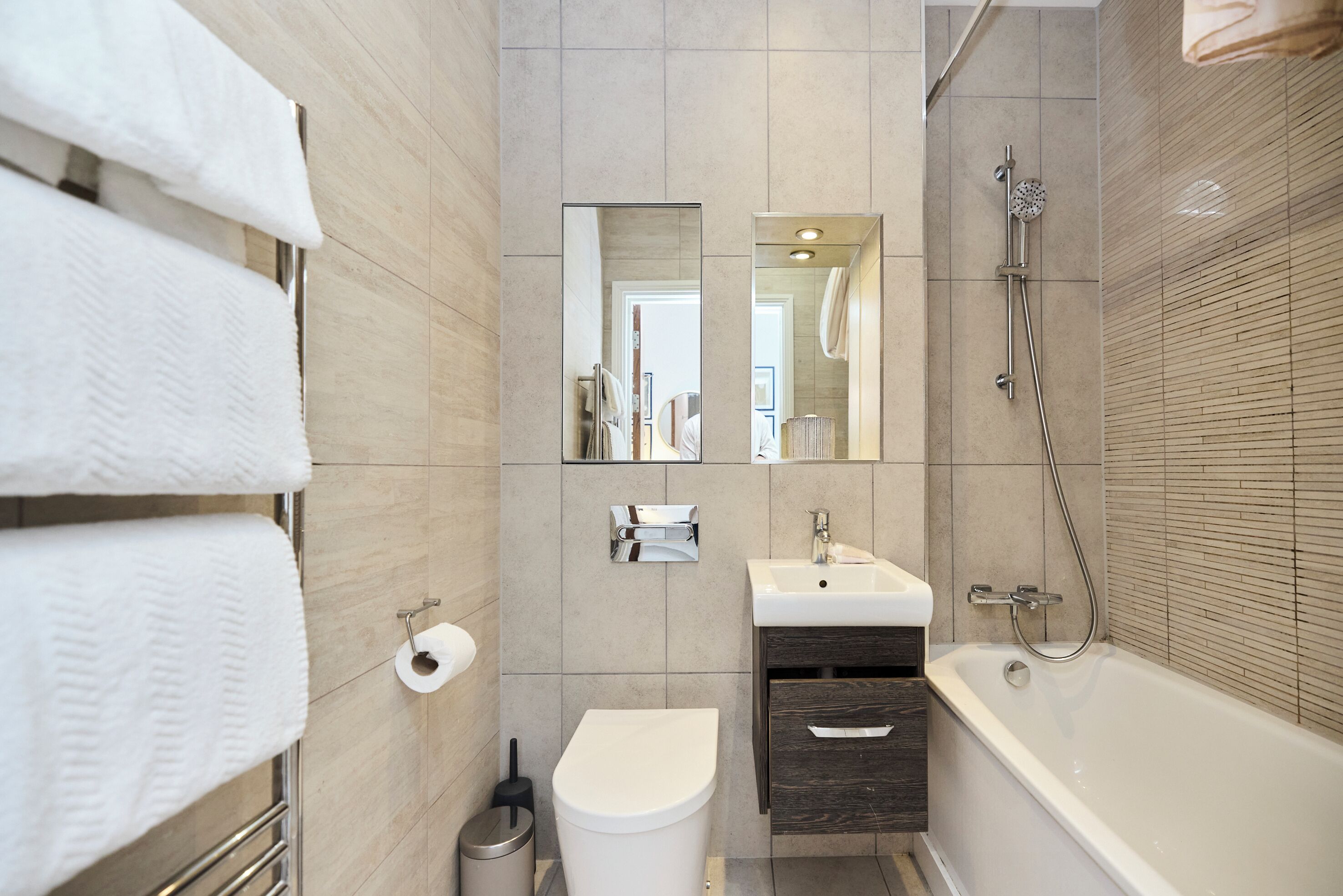 公寓, 陽台 | 浴室