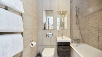 Apartment, Balcony | Bathroom