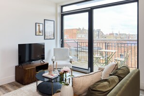 Apartment, Balcony | Living area