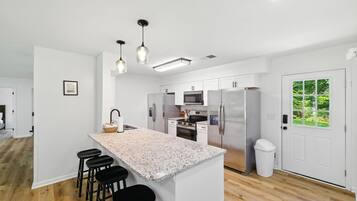 House, Multiple Bedrooms | Private kitchen | Fridge, oven, coffee/tea maker, toaster