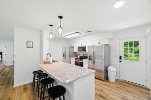 House, Multiple Bedrooms | Private kitchen | Fridge, oven, toaster