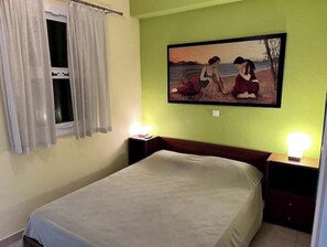 1 chambre, fer et planche à repasser, Wi-Fi, draps fournis