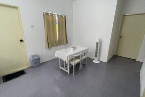 Restaurant - Oryza Panthera Cottage (Api-Api)