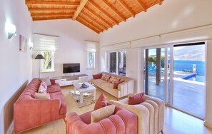 Living area - Villa Basil Amazing Sea view (Antalya)