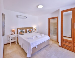 4 bedrooms, iron/ironing board