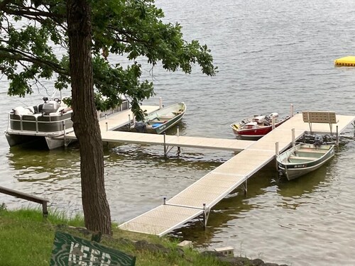 3-bedroom cabin on amazing second Crow Wing lake with AC