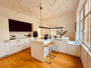 Microwave, oven, stovetop, dishwasher
