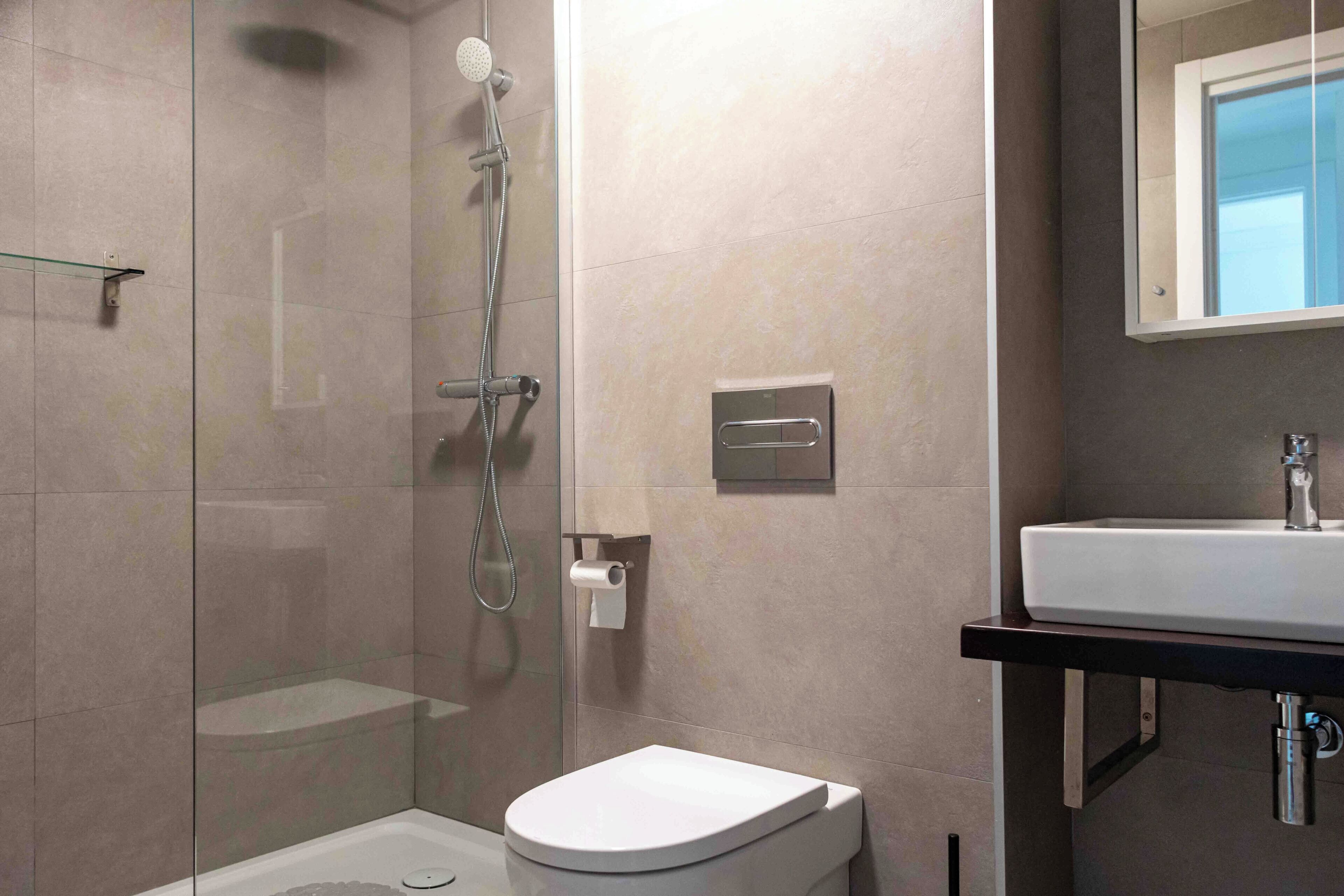 Appartamento, 2 camere da letto, balcone, vista giardino | Bagno