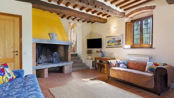 Fernseher, Tischtennisplatte