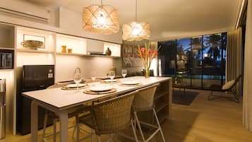 Villa de lujo, alberca privada | Servicio a la habitación