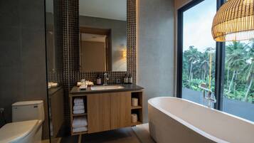 Luxury Suite, 2 Bedrooms | Bathroom