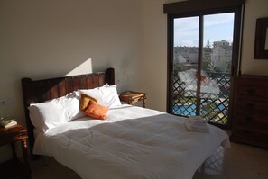 3 soverom, wi-fi (inkludert) og sengetøy