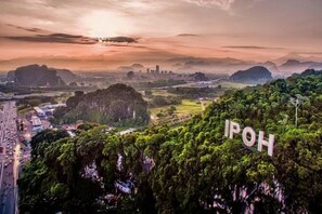 View from property - Ipoh Rainbow Blissful Home (Ipoh)