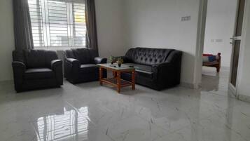 Basic House | Living area
