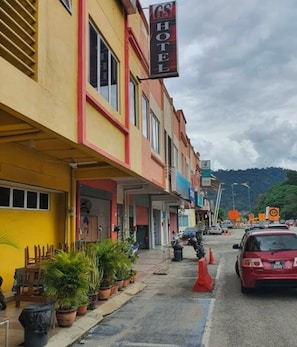 Free self parking