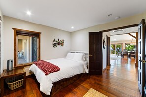 5 bedrooms, desk, iron/ironing board, free WiFi