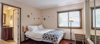 Stunning Home! Wineries, Pool, Hot Tub, Great View