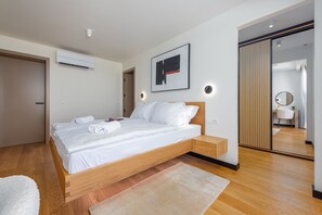 5 bedrooms, free cribs/infant beds, bed sheets - Villa Hera Zadar Villas (Zadar)