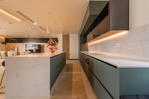 Microwave, dishwasher, coffee/tea maker, cookware/dishes/utensils - Villa Hera Zadar Villas (Zadar)