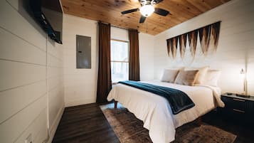 2 slaapkamers, een strijkplank/strijkijzer, wifi, beddengoed