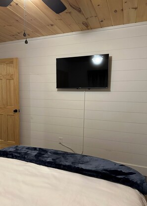 2 habitaciones, tabla de planchar con plancha, wifi y ropa de cama