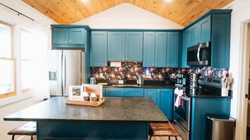 Een magnetron, een oven, een kookplaat