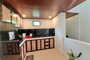 Unclassified image, 4 of 48, button - Yustien Homestay Jogja 3 Bedroom - Entire House (Kasihan)