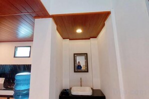 Unclassified image, 2 of 37, button - Yustien Homestay Jogja 3 Bedroom - Entire House (Kasihan)