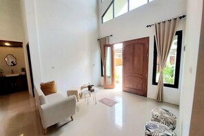 Unclassified image, 5 of 37, button - Yustien Homestay Jogja 3 Bedroom - Entire House (Kasihan)