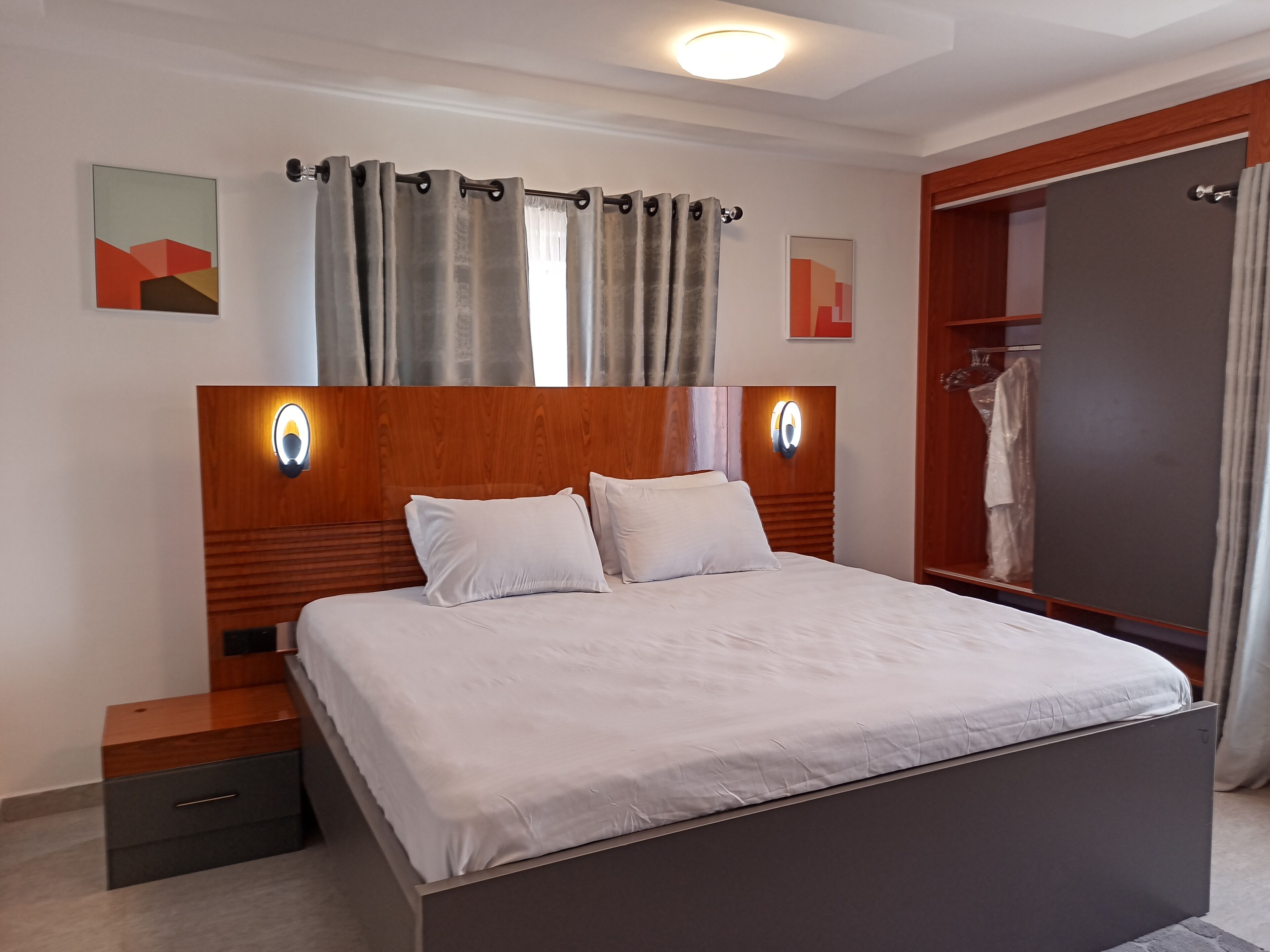 2 bedrooms, in-room safe, iron/ironing board, travel cot