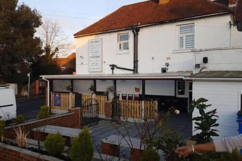 Swan Inn, Heathrow Airport