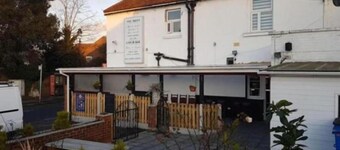 Swan Inn, Heathrow Airport