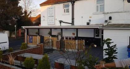 Swan Inn, Heathrow Airport